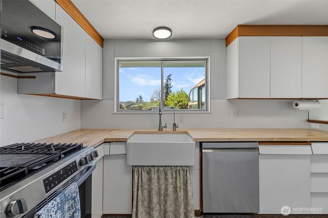 471 SE Glencoe Street, Oak Harbor, WA 98277