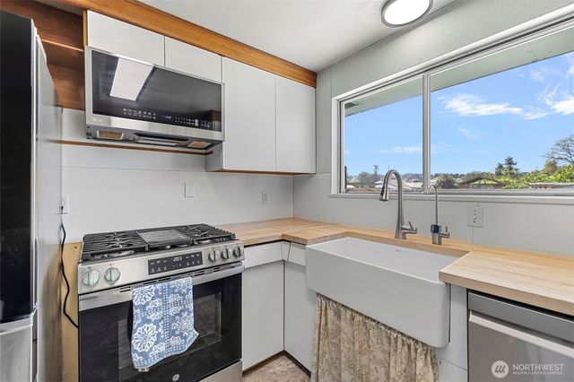 471 SE Glencoe Street, Oak Harbor, WA 98277