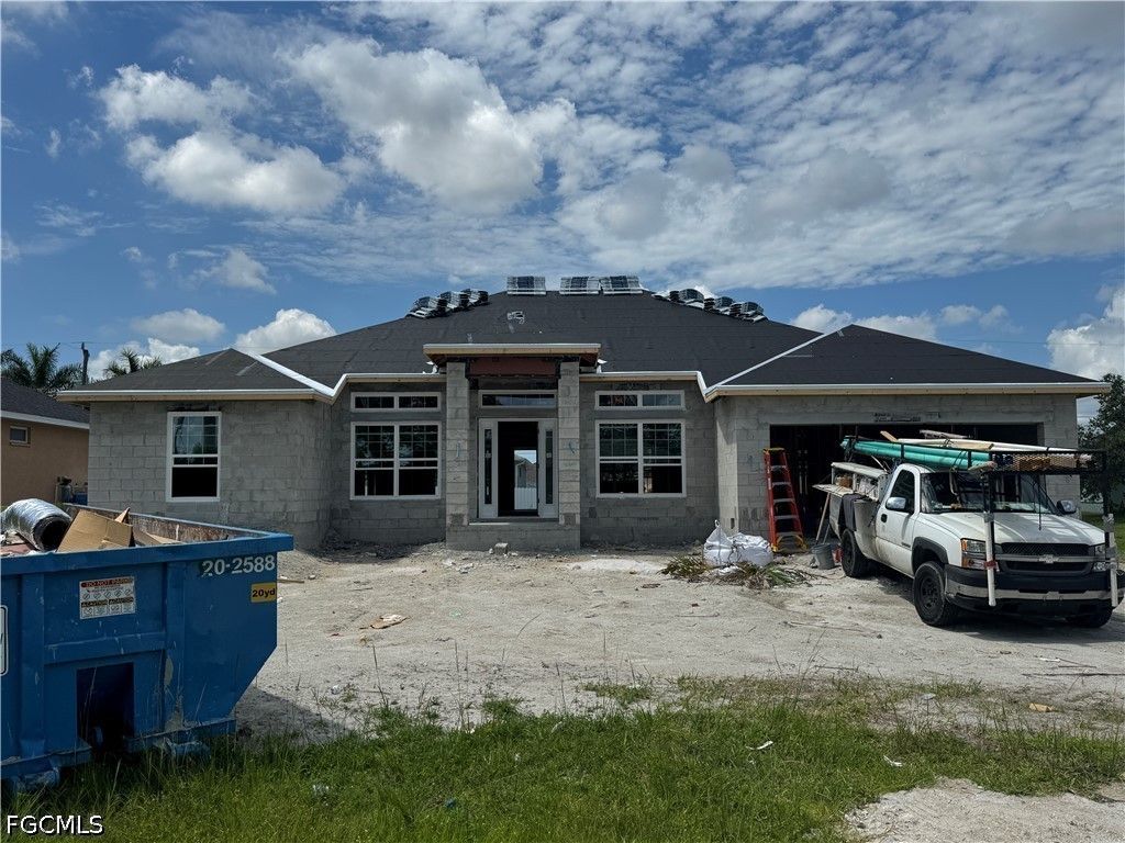 2718 NW 4th TER, Cape Coral, FL 33993