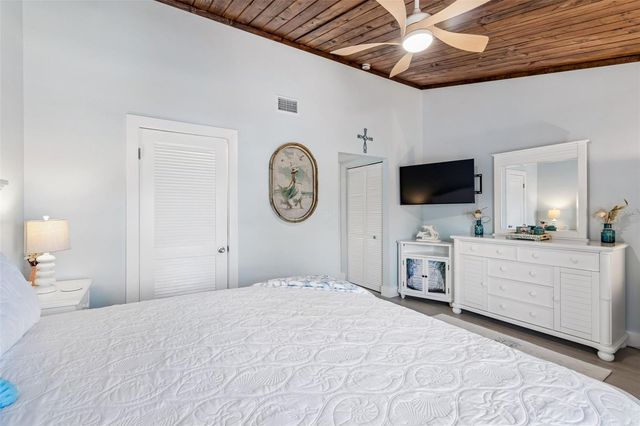 505 PLAZA SEVILLE COURT 12, Treasure Island, FL 33706