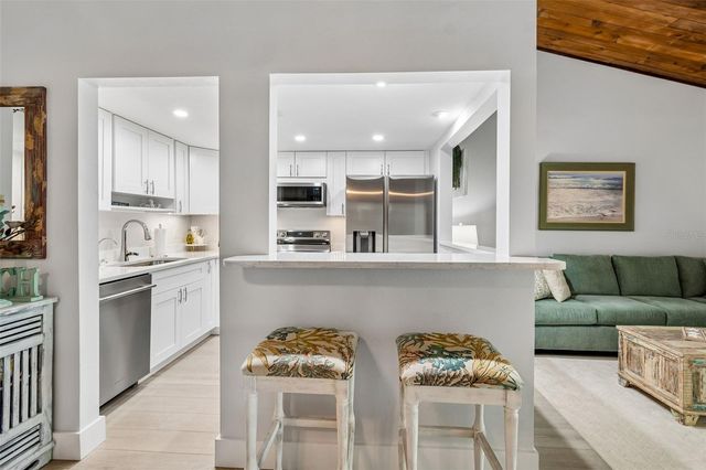 505 PLAZA SEVILLE COURT 12, Treasure Island, FL 33706
