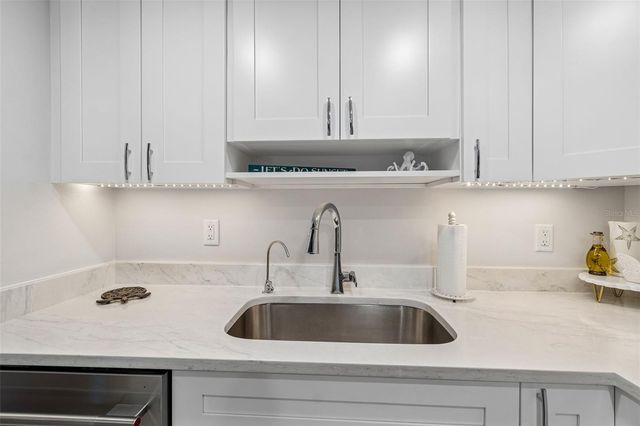 505 PLAZA SEVILLE COURT 12, Treasure Island, FL 33706