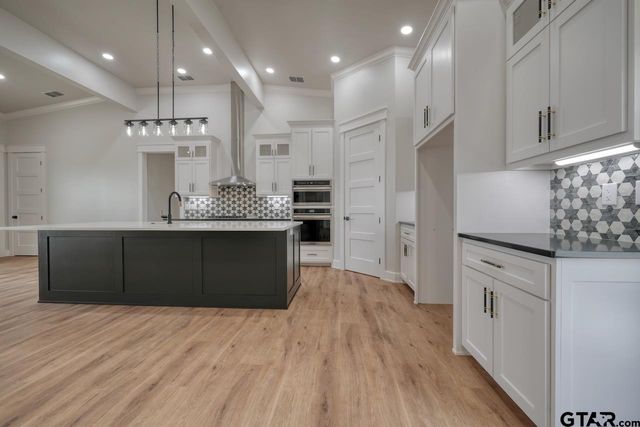 19383 Ridge Point Circle, Lindale, TX 75771