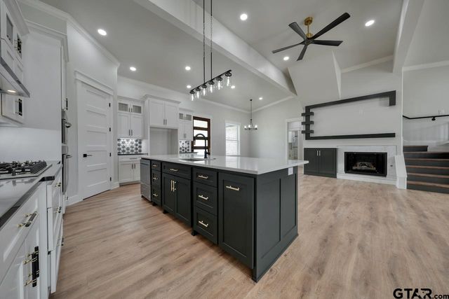 19383 Ridge Point Circle, Lindale, TX 75771