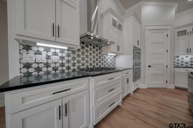 19383 Ridge Point Circle, Lindale, TX 75771