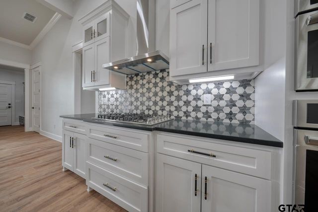 19383 Ridge Point Circle, Lindale, TX 75771