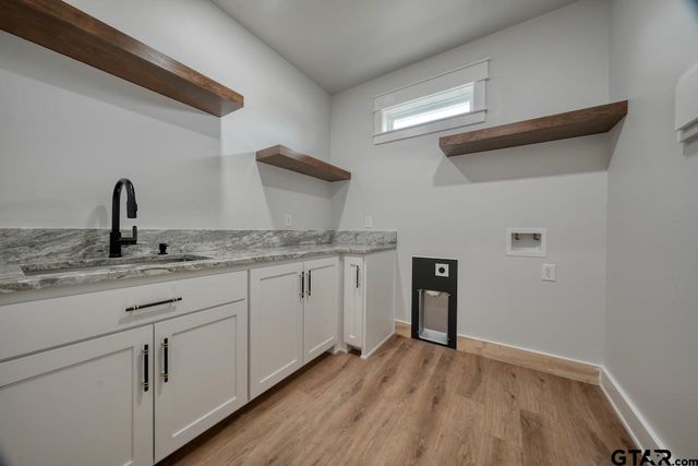 19383 Ridge Point Circle, Lindale, TX 75771