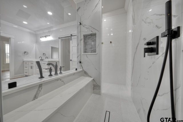 19383 Ridge Point Circle, Lindale, TX 75771