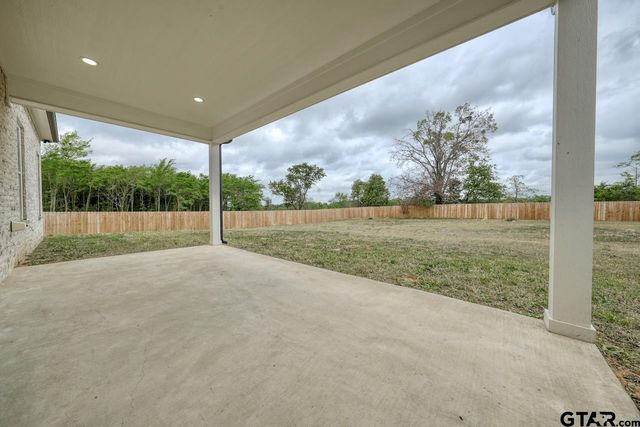 19383 Ridge Point Circle, Lindale, TX 75771