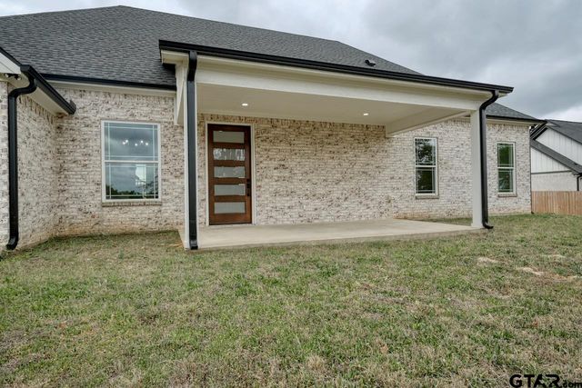 19383 Ridge Point Circle, Lindale, TX 75771