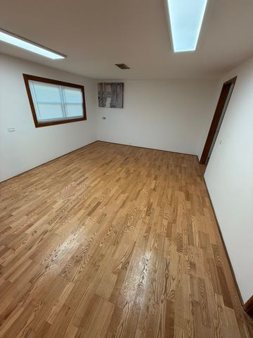 8901 Octavia Avenue, Morton Grove, IL 60053