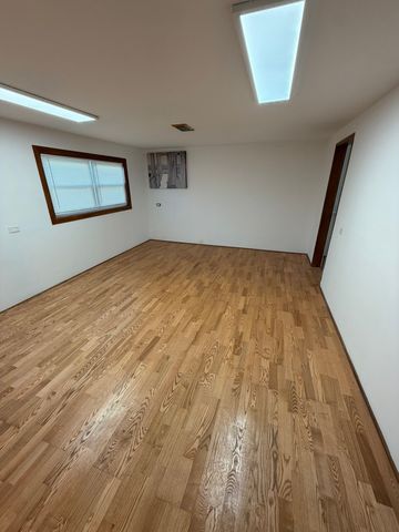 8901 Octavia Avenue, Morton Grove, IL 60053