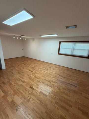 8901 Octavia Avenue, Morton Grove, IL 60053