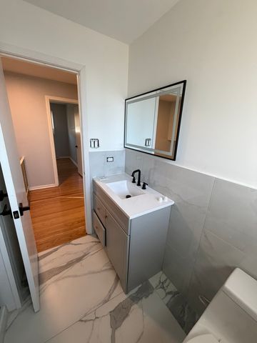 8901 Octavia Avenue, Morton Grove, IL 60053