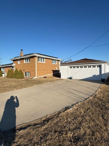 8901 Octavia Avenue, Morton Grove, IL 60053