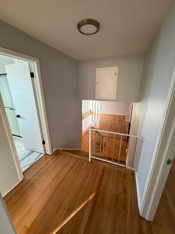 8901 Octavia Avenue, Morton Grove, IL 60053