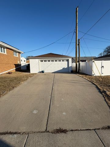 8901 Octavia Avenue, Morton Grove, IL 60053