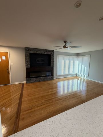 8901 Octavia Avenue, Morton Grove, IL 60053