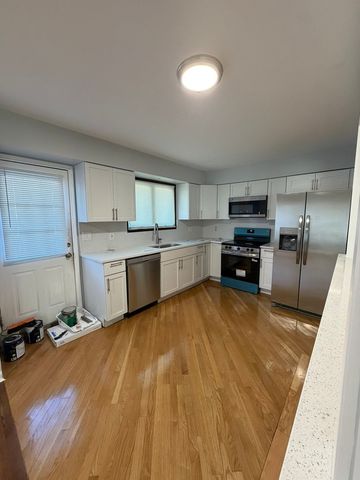 8901 Octavia Avenue, Morton Grove, IL 60053