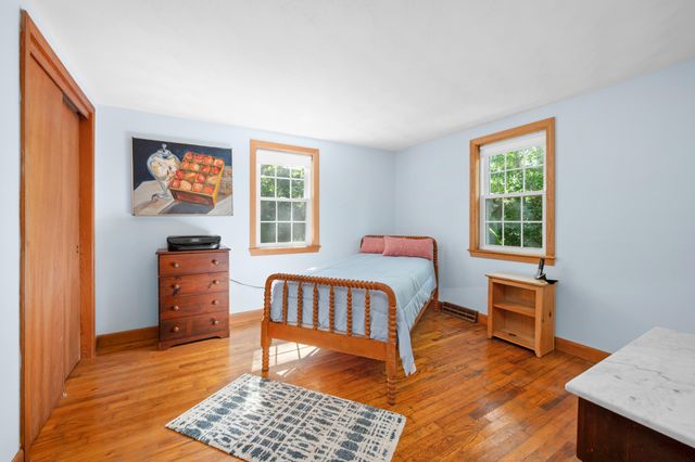 19 Nehoiden Street, Harwich Port, MA 02646