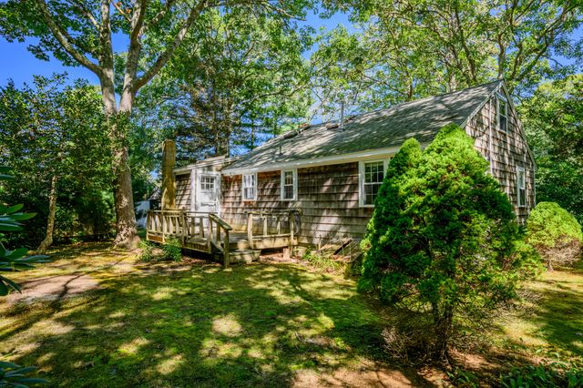 19 Nehoiden Street, Harwich Port, MA 02646