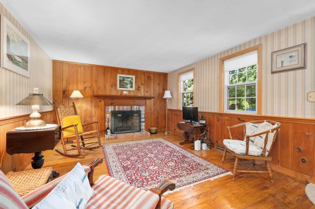 19 Nehoiden Street, Harwich Port, MA 02646