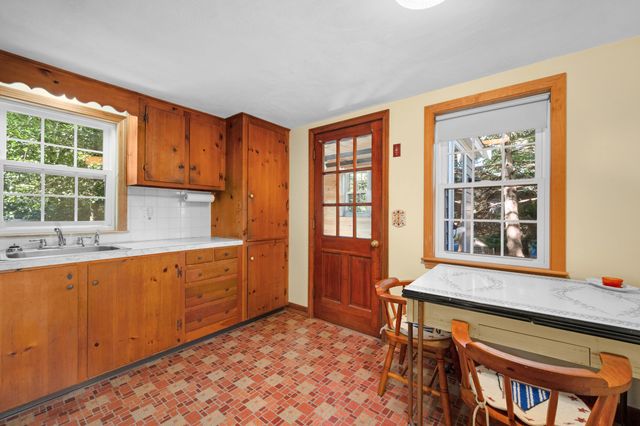 19 Nehoiden Street, Harwich Port, MA 02646