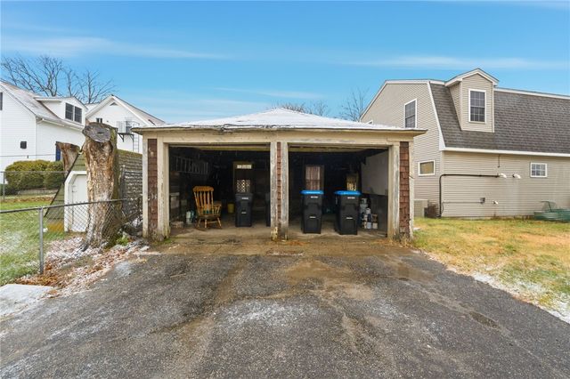 5 Branch Avenue, North Smithfield, RI 02896