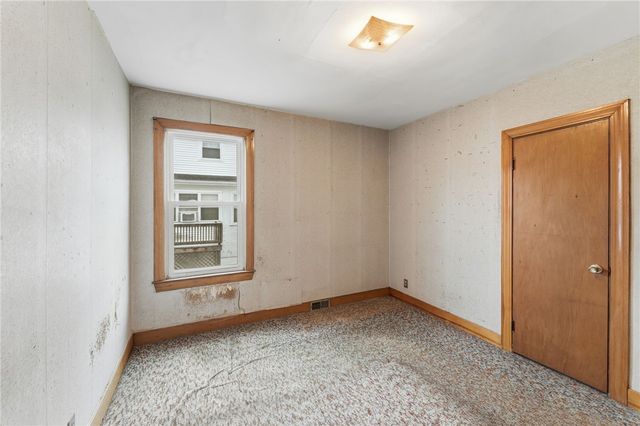 5 Branch Avenue, North Smithfield, RI 02896