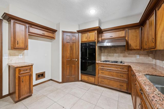 3406 Wildwood Ridge Court, Houston, TX 77339