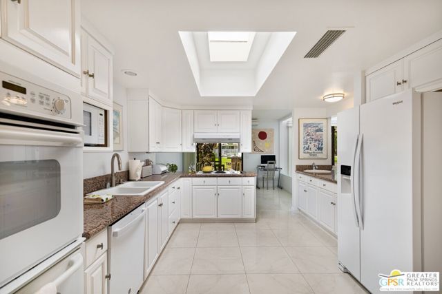 2430 Paseo Del Rey, Palm Springs, CA 92264