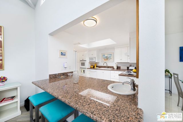 2430 Paseo Del Rey, Palm Springs, CA 92264