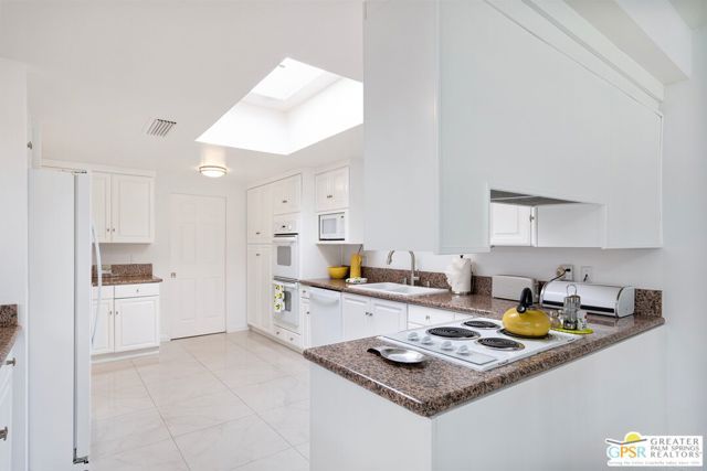 2430 Paseo Del Rey, Palm Springs, CA 92264