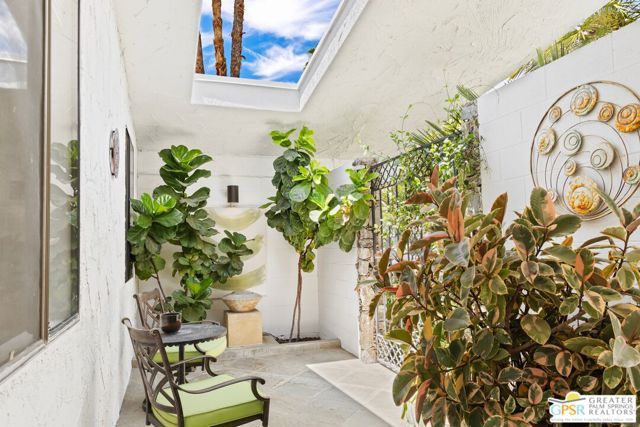 2430 Paseo Del Rey, Palm Springs, CA 92264