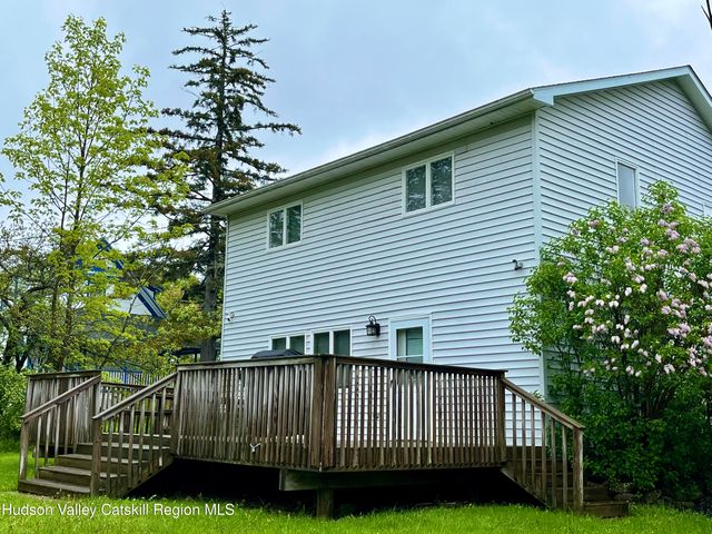 27 Grays Lane, Tannersville, NY 12485