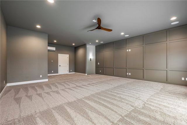 1039 NW A Street, Bentonville, AR 72712