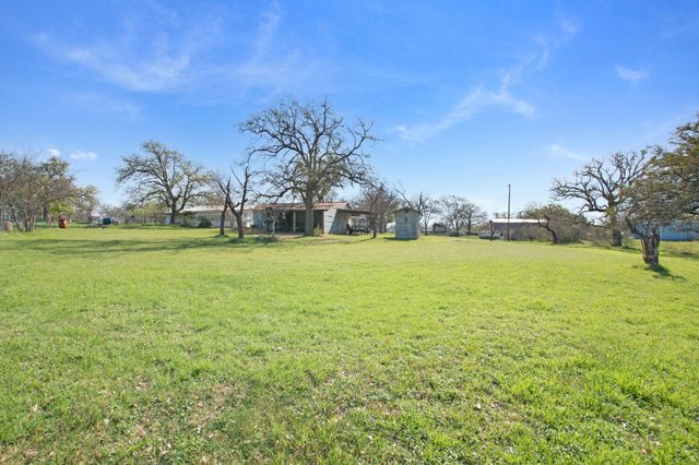 1365 Norma LN, Tow, TX 78672