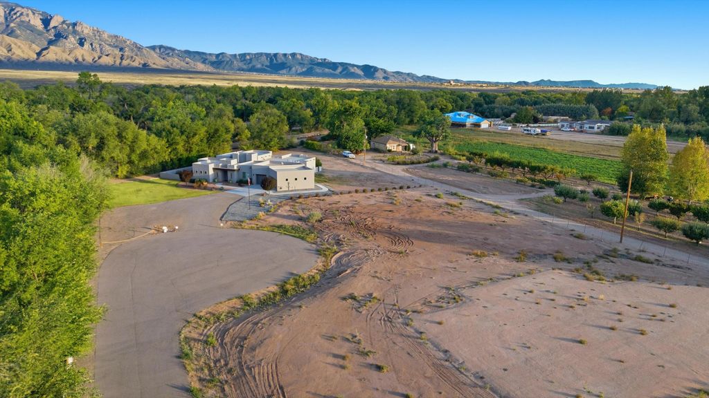 30 Paseo Del Luz De Noches, Corrales, NM 87048