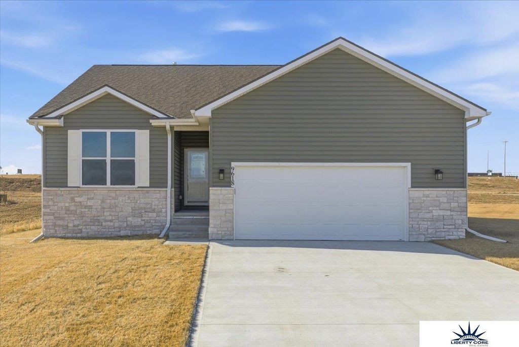 9618 N 167th Street, Bennington, NE 68007