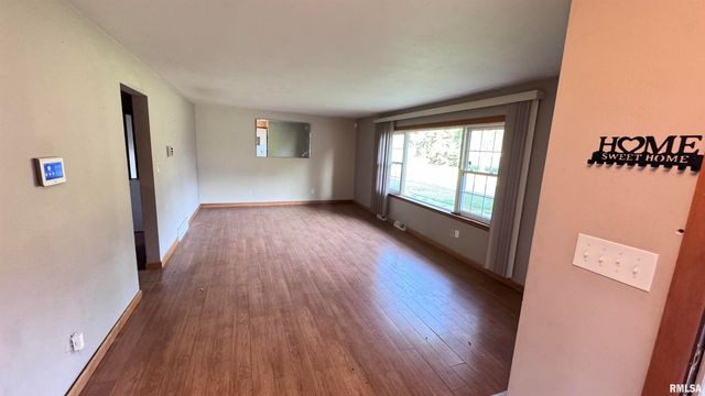 3131 E Enos Avenue, Springfield, IL 62702