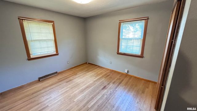 3131 E Enos Avenue, Springfield, IL 62702