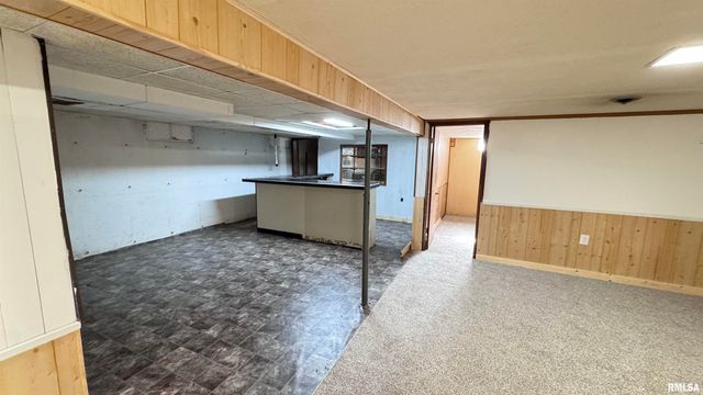 3131 E Enos Avenue, Springfield, IL 62702