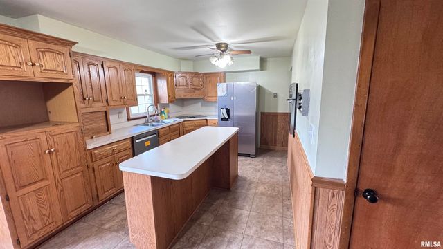 3131 E Enos Avenue, Springfield, IL 62702