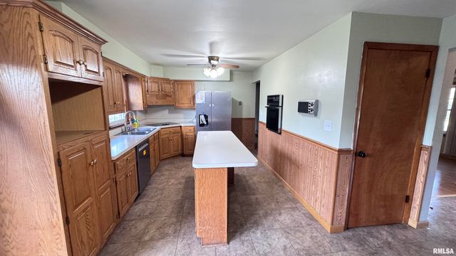 3131 E Enos Avenue, Springfield, IL 62702