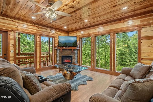 2864 Owens Rdg Way, Sevierville, TN 37876