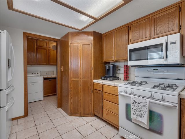 19456 Saint Timothy Lane, Apple Valley, CA 92307