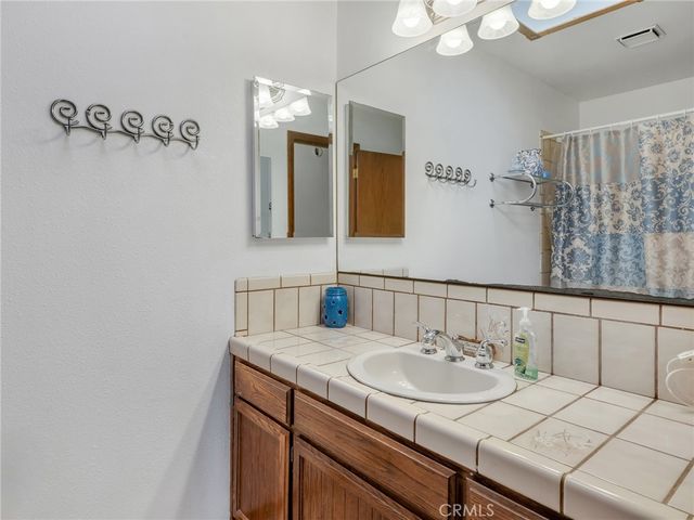 19456 Saint Timothy Lane, Apple Valley, CA 92307