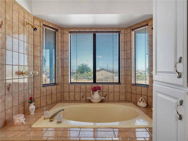 19456 Saint Timothy Lane, Apple Valley, CA 92307