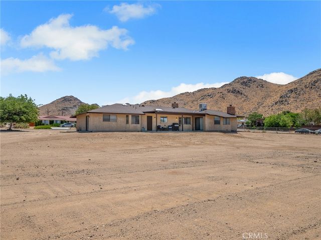 19456 Saint Timothy Lane, Apple Valley, CA 92307