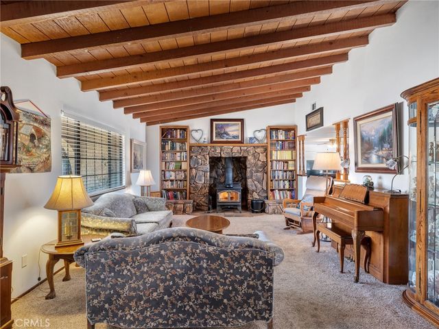 19456 Saint Timothy Lane, Apple Valley, CA 92307